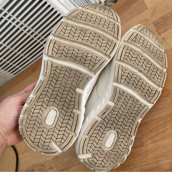 Brooks Addiction Walker 2 Leather size 9 2E extra wide - Picture 5 of 10